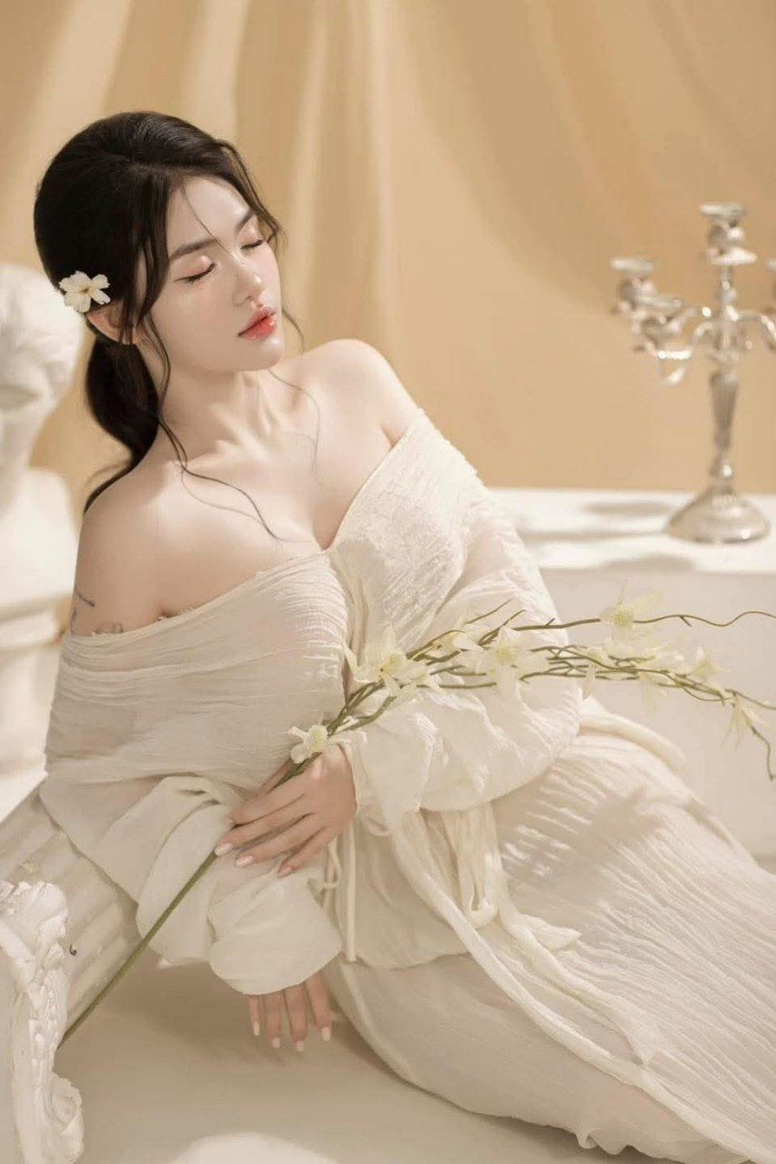Chồng yêu quá yếu không thể đưa vợ yêu lên đỉnh… nhưng bố Người chồng thì khác